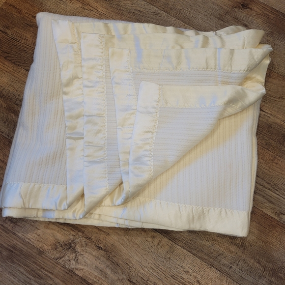 Bedding Vintage Acrylic Waffle Weave Blanket With Satin Trim Poshmark